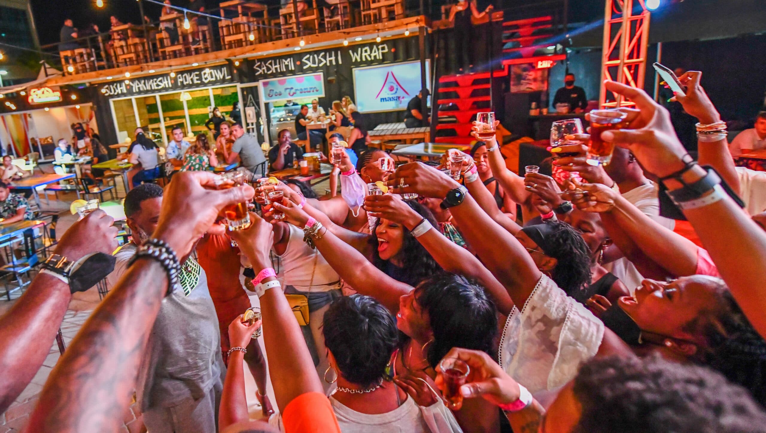 Private Nightlife Barhopping Party Bus Tour Aruba